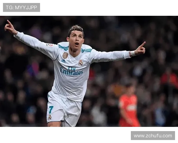 齐达内点评完美球员：左右脚技术视野头球与C罗大罗进球能力分析